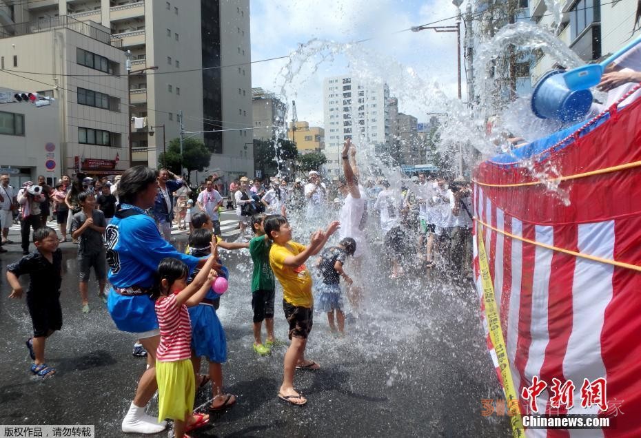 网友抵制、多地取消——“夏日祭”为何惹众怒？