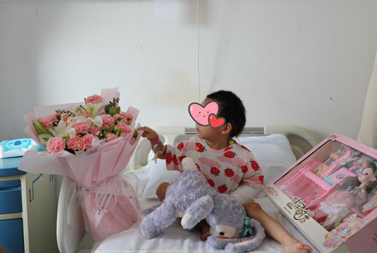 3岁女童7楼不慎坠落 郑州市九院精心救治今日出院