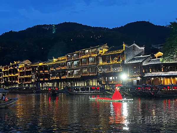 胡玉飞手机拍图——凤凰古城夜景