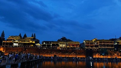 胡玉飞手机拍图——凤凰古城夜景