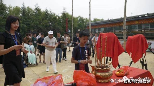 武姗姗主演同一个电影红色剧组院线电影《微山湖小八路》开机