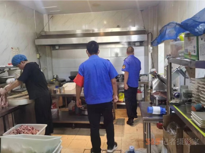 郑州市经济技术开发区九龙办事处三大举措打好油烟治理组合拳，让“烟火气”不再“烦人心”