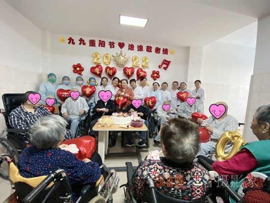 郑州市第九人民医院：“敬老月”为长寿老人送去温暖与关爱
