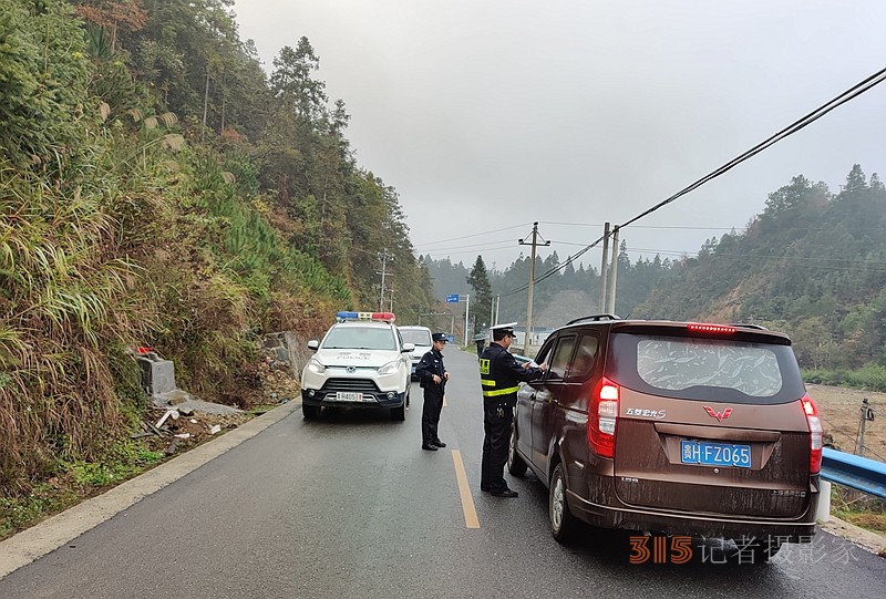  剑河县公安局开展道路交通秩序整治行动及交通安全宣传活动