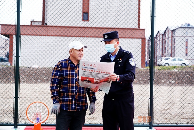 南坪边检站组建宣传小分队 让群众听到党的好声音