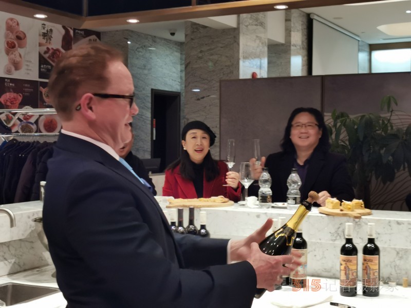 好莱坞联合打造“世界百强名人艺术家影像拍摄工程＂今天正式签约