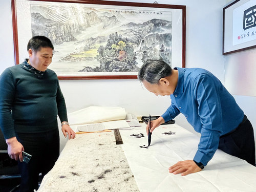 首都名家庆两会书画笔会在环境大厦举行