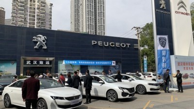 补贴引争议 汽车降价潮中有多少“水分”