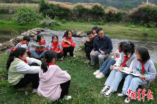 深山里的诗歌课：不功利，无期待