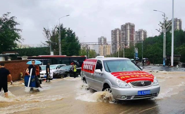 汽车人火速参与灾害抢险救援，专家建议购买二手车要摸清车况