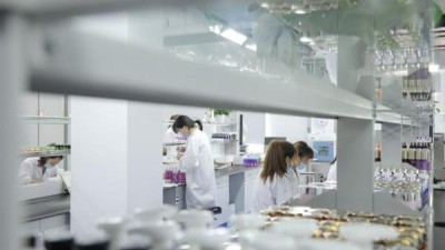 "旺季"中的化妆品中小代工企业:订单减少 产能吃不饱