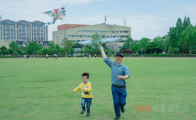 风筝舞动“五一”，梦想翱翔蓝天