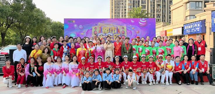 南昌市让爱回家志愿者协会走进宏利社区开展电信反诈骗宣传文艺演出活动