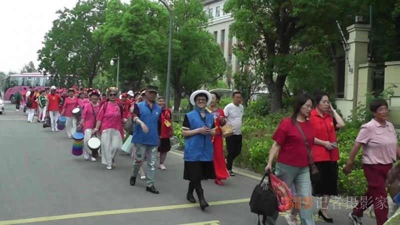 缤纷童年，快乐成长—禹会区兄弟志愿者协会组织慰问福利院的儿童