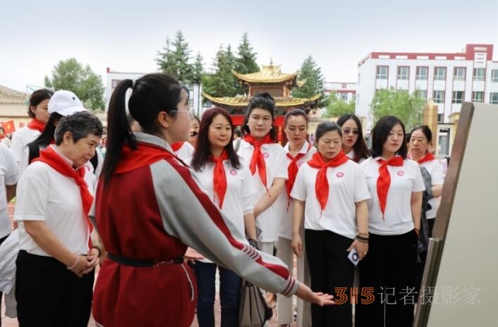 北京石景山女企业家青海爱心行