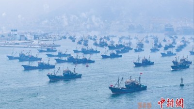 黄渤海伏季休渔期结束 山东荣成千船出海