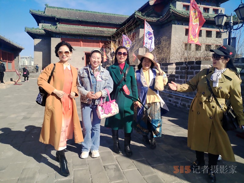 春分时节明城墙乐游赏梅