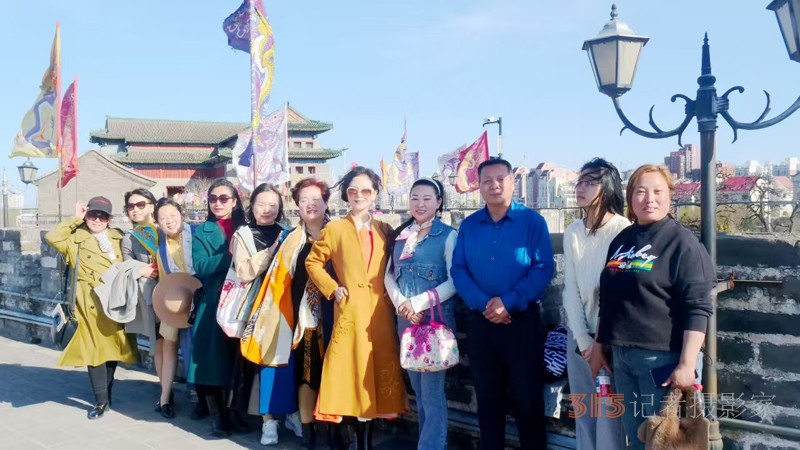 春分时节明城墙乐游赏梅