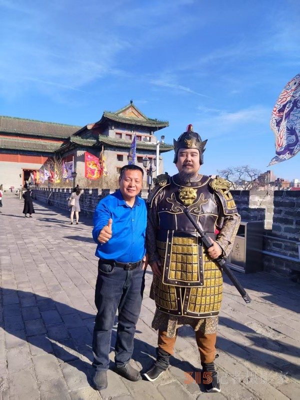 春分时节明城墙乐游赏梅