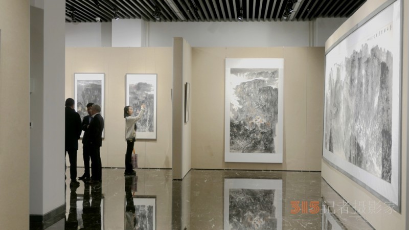 太行精神铸丹青 笔墨抒怀颂时代“太行太行”何海阔山水画作品晋京展在京启幕
