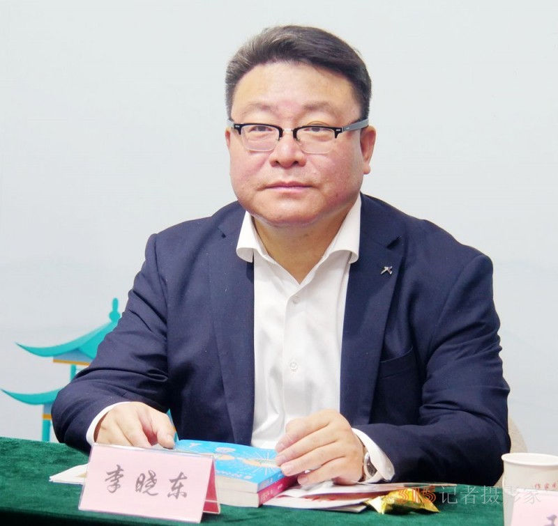 笑文化倡导者许笑天新书《笑游天下》首发式暨研讨会在京举行
