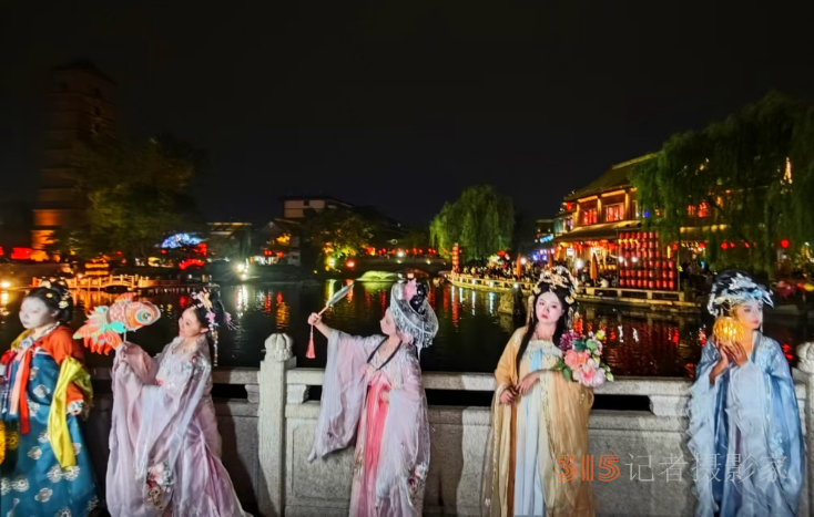 洛邑古城夜未央，汉服华彩映华光