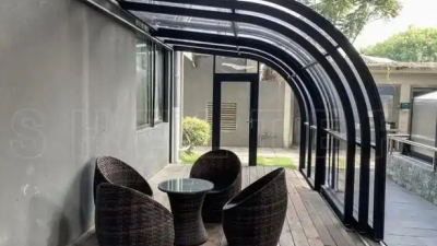 搭在露台的可伸缩阳光房是不是违章建筑？