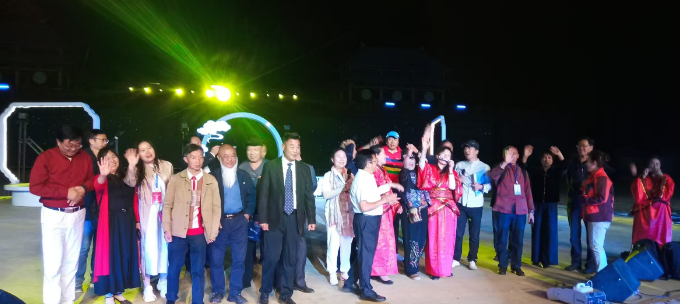 “品读千年古都，放歌赵王集团” 中国文艺名家走进河北邯郸采风系列活动成功举办