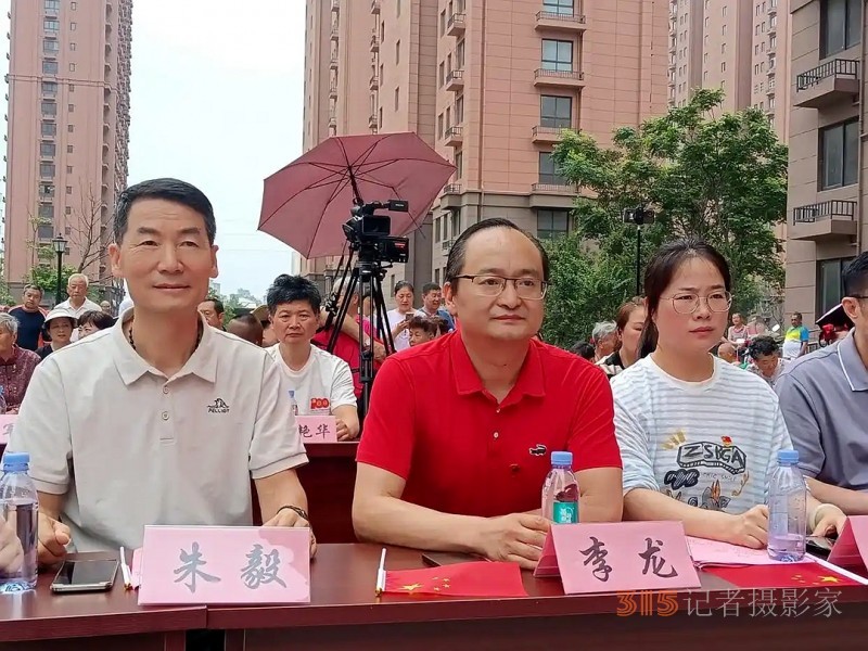 “党群心连心 共谱和谐曲”：大庆社区庆“七一”文艺汇演绽放红色光芒