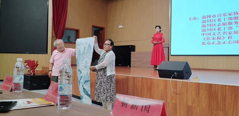 中国人民抗日战争暨世界反法西斯战争胜利八十周年秦克新作曲赵文媛演唱视频演播会在淄博举行