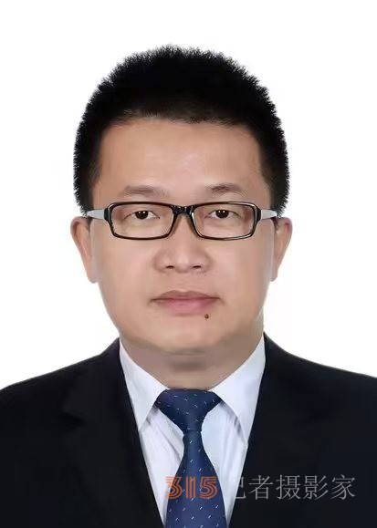 谁更应该学习贯彻《民营经济促进法》？