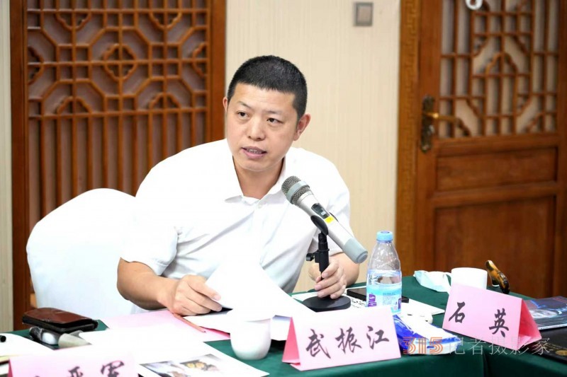 顾品江《论“事物”的“合三为一”性》文章发表文学研讨会在京举行