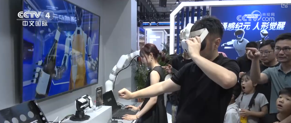 从“愿景”到“实景”！机器人走进千家万景跑出“加速度” 产业发展势头强劲