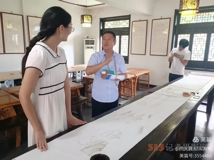 以香为笔，绘就抗战史诗——记年轻大学生关晨馨的爱国情怀与坚守