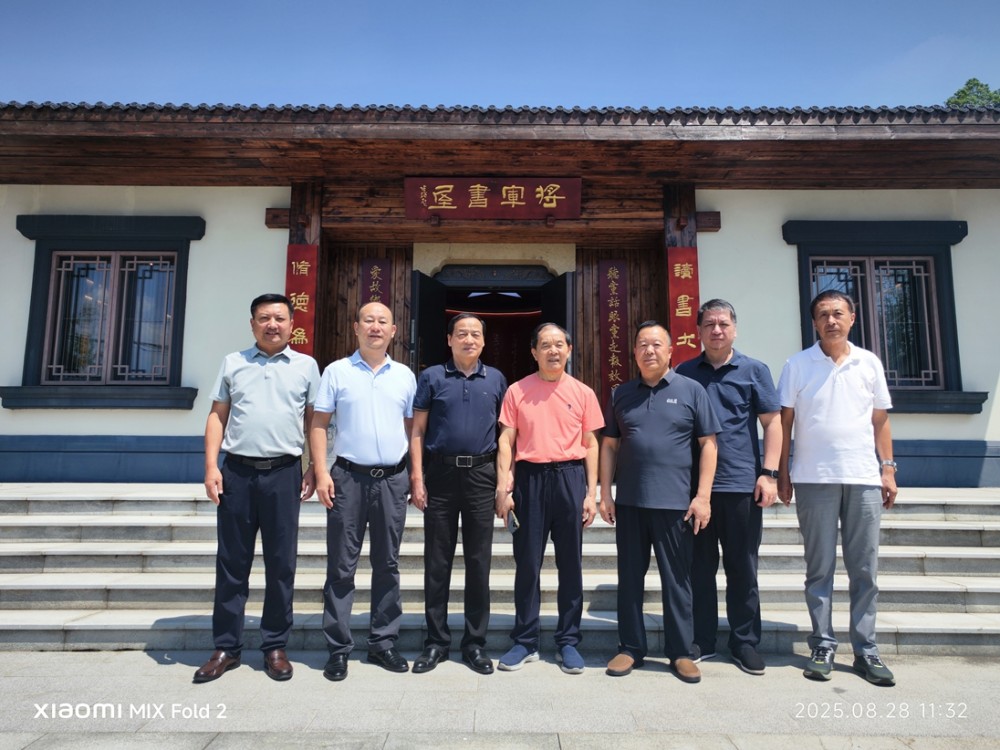 裴怀亮上将会见中国军地书画院代表 鼓励当好践行文化自信旗手