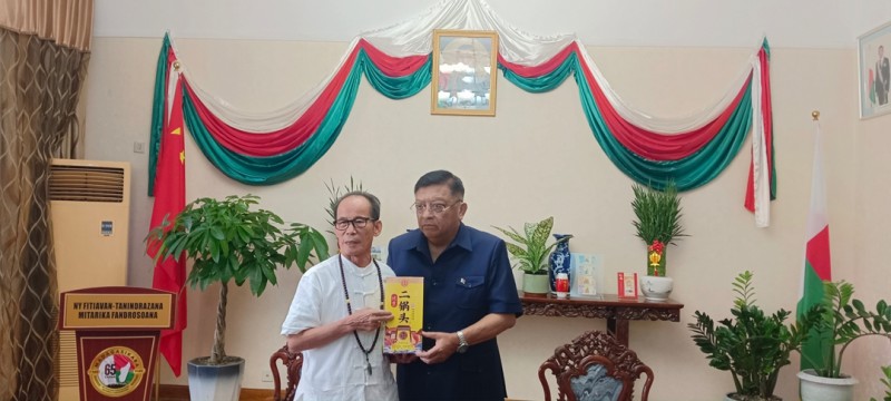 何波院长受邀出席马达加斯加大使馆中医文化交流活动