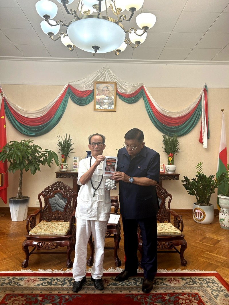 何波院长受邀出席马达加斯加大使馆中医文化交流活动