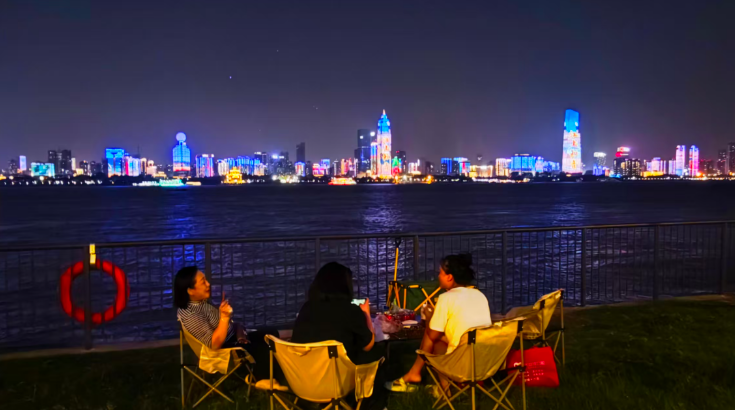 十一夜武汉：长江两岸的璀璨绮梦