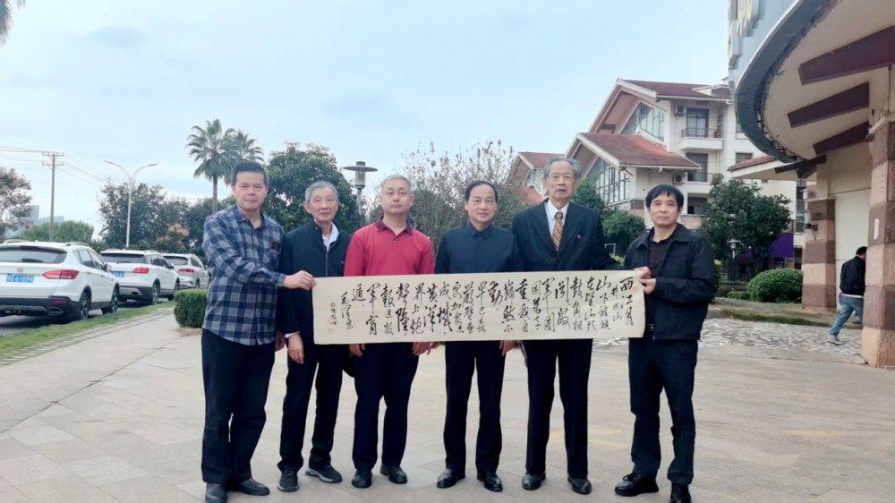 罗东进将军勉励军地书画院推动文化艺术交流与融合发展