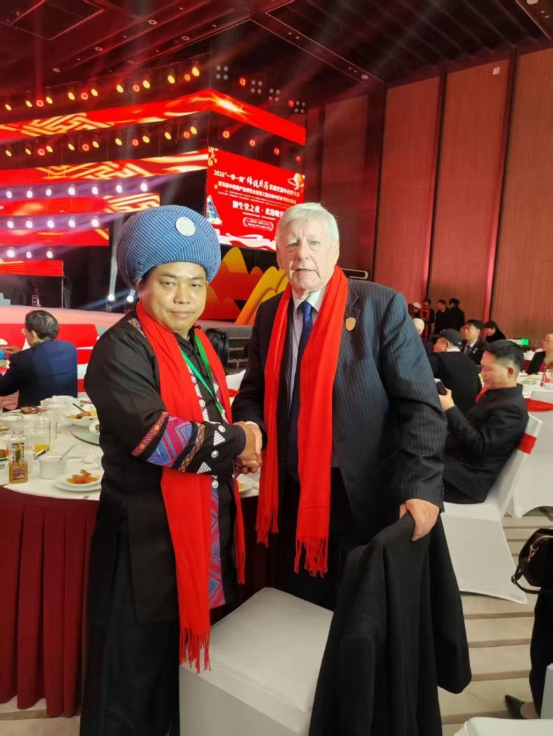 苗医药非遗传承者  舒文清受邀第三届全球中医春晚