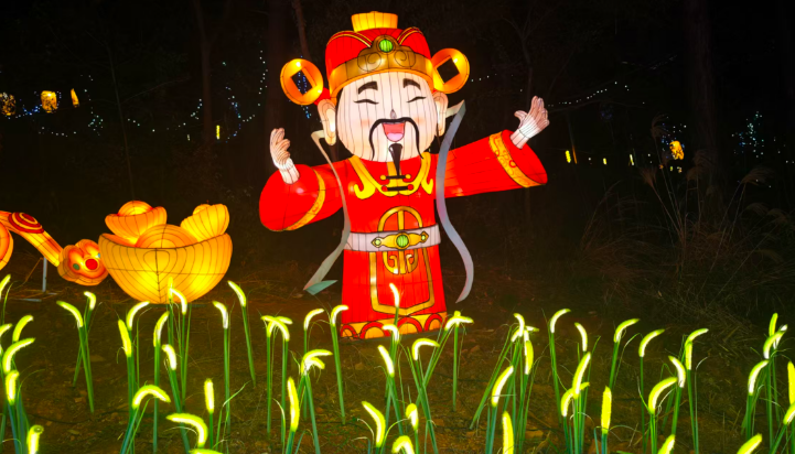 春节光影盛宴，青龙山“夜”绽华彩引客来