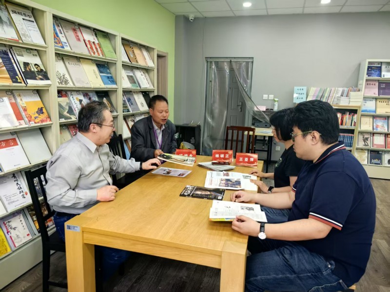 南开大学文学院1986级校友杨维永小说《乡村会计》研讨座谈会召开