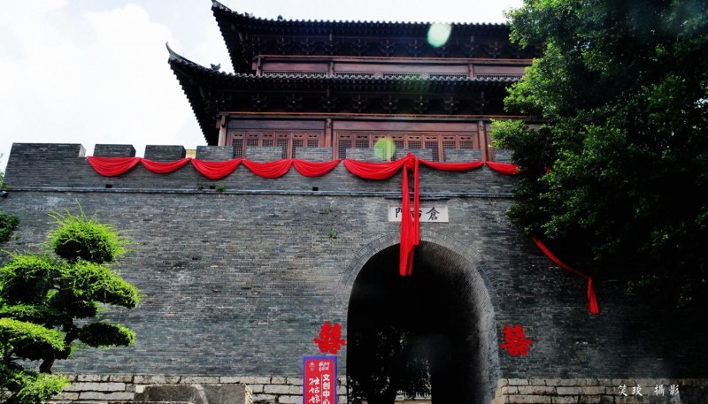 笑琰诗歌：八一在南宁与一列绿皮车相遇（外一首）