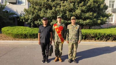 三十载送兵路 父子两代从军情——邵晓明与胡家父子的征兵情缘